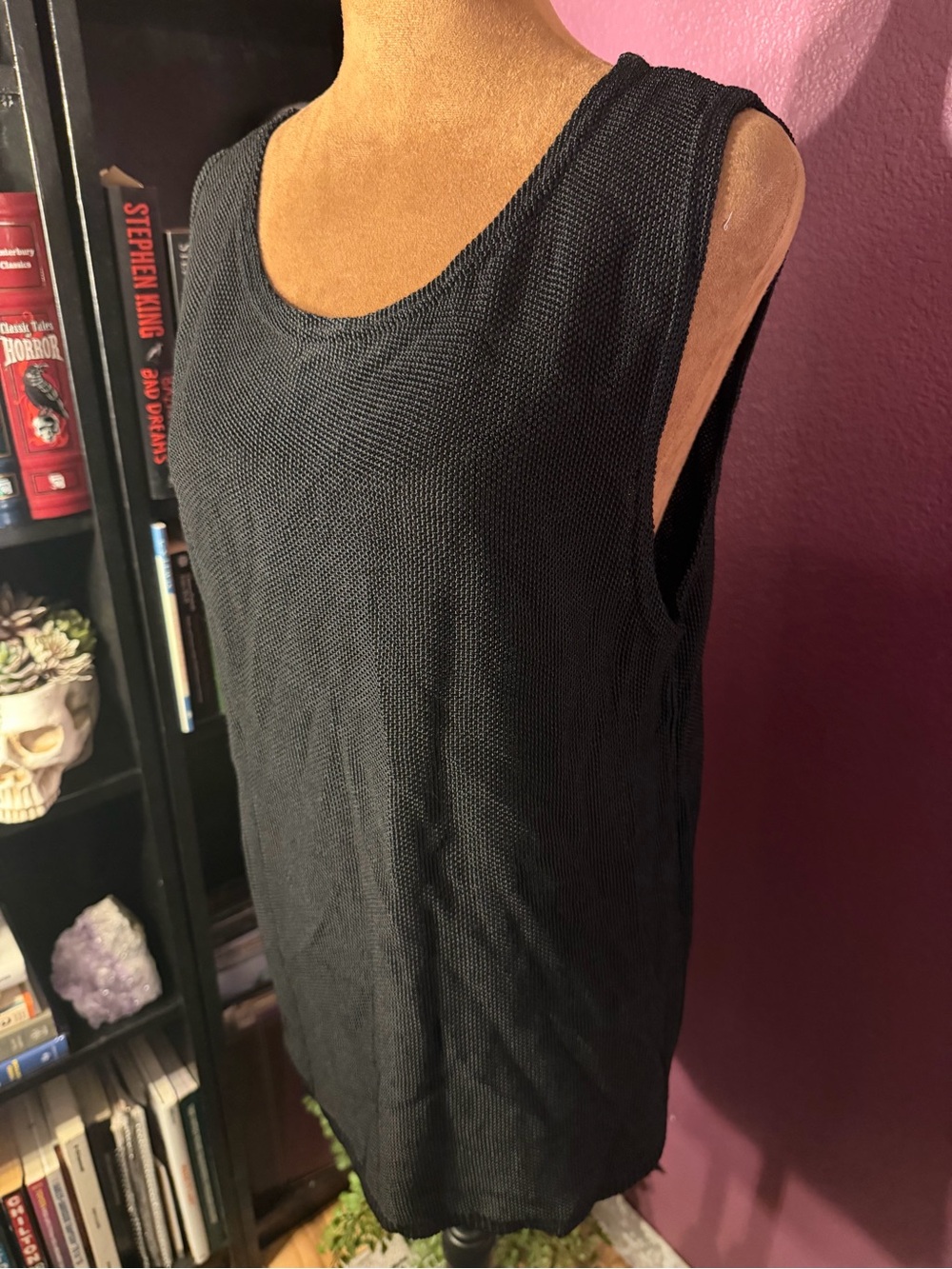 Private Edition by Chicos Black Sleeveless Knit Tank Top - Classic Women's Shell